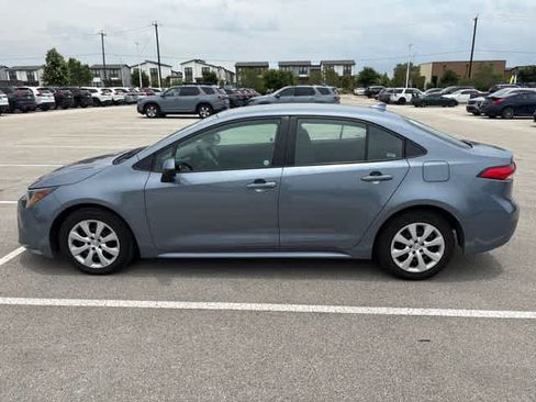 Used 2024 Toyota Corolla LE FWD image 2
