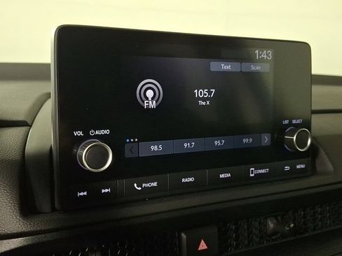 Used 2023 Honda CR-V EX image 3