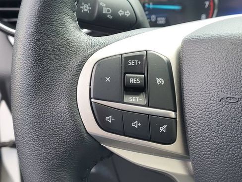 Used 2024 Ford Explorer XLT w/ Equipment Group 202A AWD/4WD image 20
