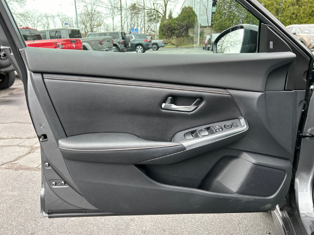 Certified 2023 Nissan Sentra SR w/ Trunk Package FWD image 10