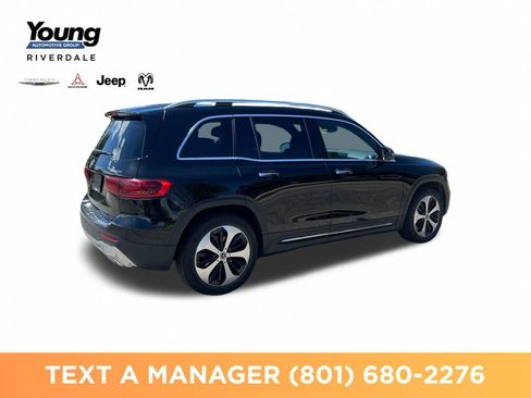 Used 2025 Mercedes-Benz GLB 250 4MATIC image 5