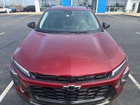 Used 2024 Chevrolet Trax ACTIV w/ Sunroof Package image 3