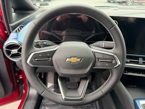 New 2026 Chevrolet Equinox EV LT image 24