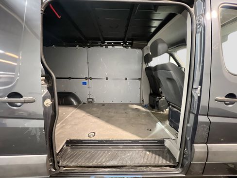 Used 2017 Mercedes-Benz Sprinter 2500 image 18