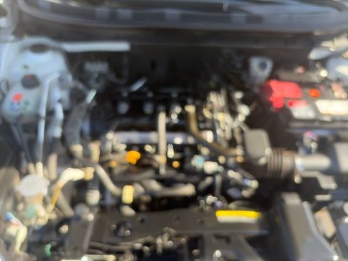 Used 2019 Nissan Kicks SR w/ SR Premium Package FWD image 39