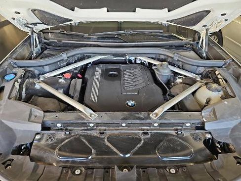 Used 2020 BMW X7 xDrive40i w/ M Sport Package image 18