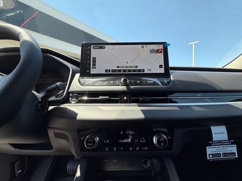 New 2026 Mitsubishi Outlander AWD image 27