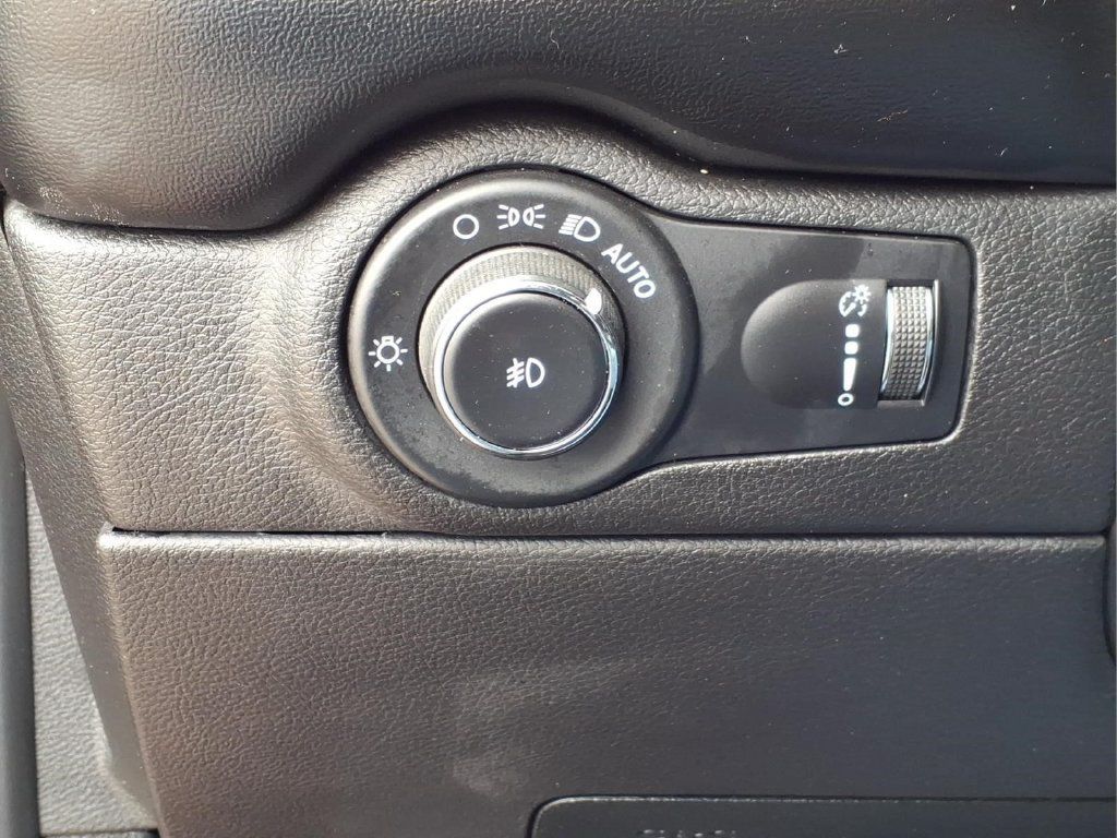 Used 2021 Dodge Durango R/T w/ Blacktop Package AWD/4WD image 21