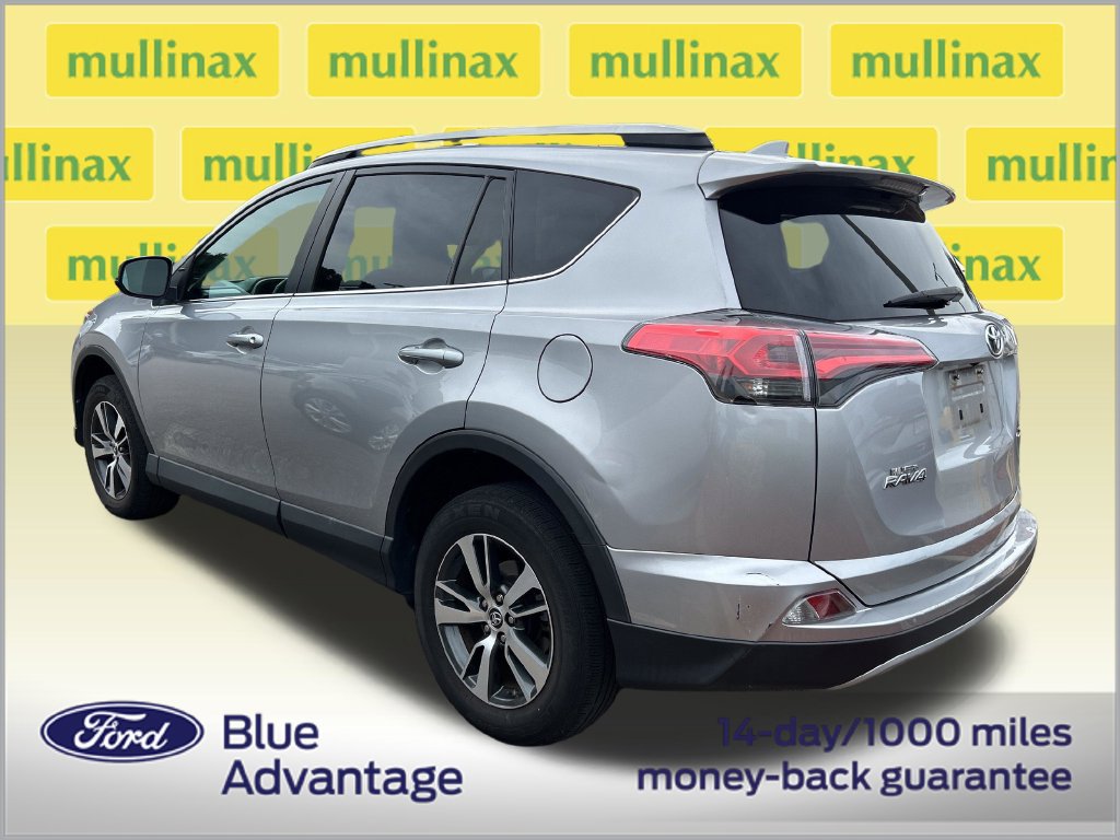 Used 2017 Toyota RAV4 XLE FWD image 3