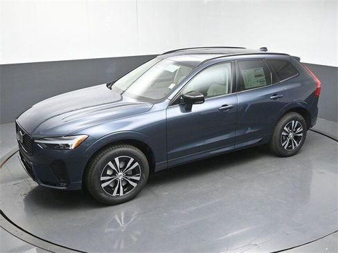 New 2025 Volvo XC60 B5 Core image 44