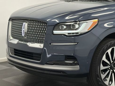 Used 2023 Lincoln Navigator L Reserve AWD/4WD image 2