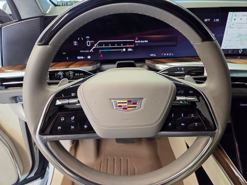 Used 2025 Cadillac Escalade ESV Sport Platinum AWD/4WD image 17