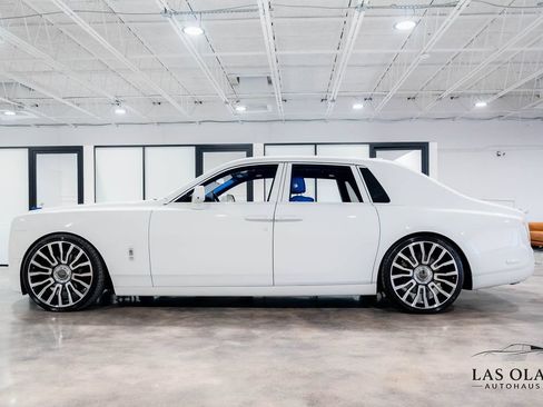 Used 2024 Rolls-Royce Phantom Sedan RWD image 7
