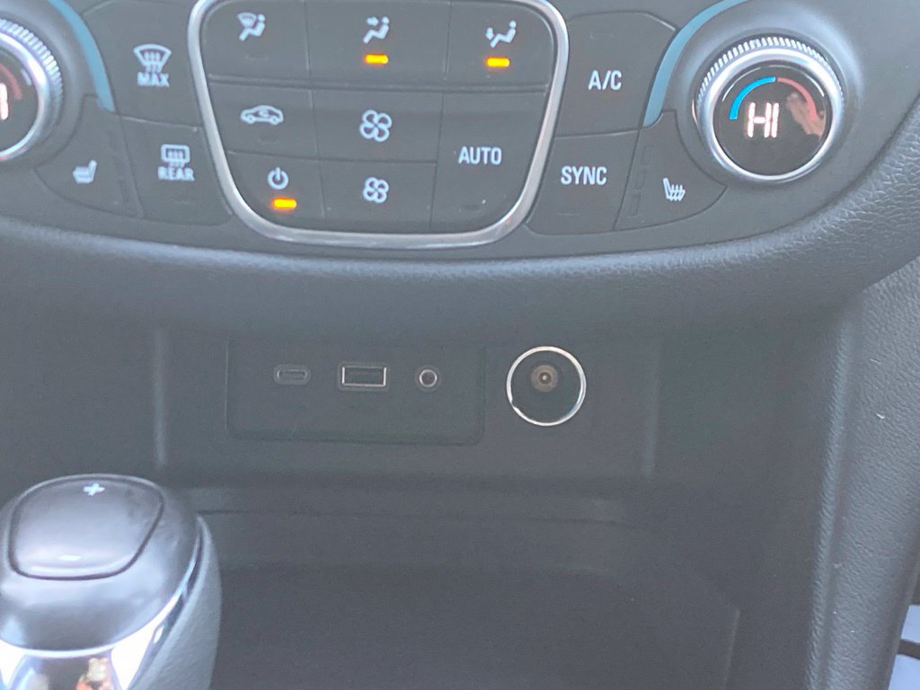Used 2020 Chevrolet Equinox LT AWD/4WD image 13