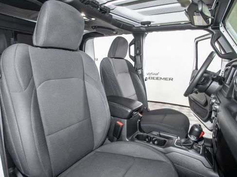 Used 2023 Jeep Gladiator Sport AWD/4WD image 40