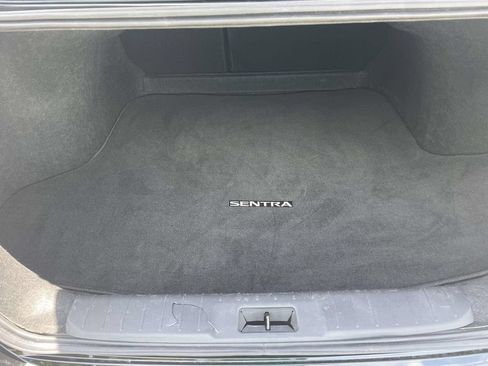 Used 2025 Nissan Sentra SR FWD image 7