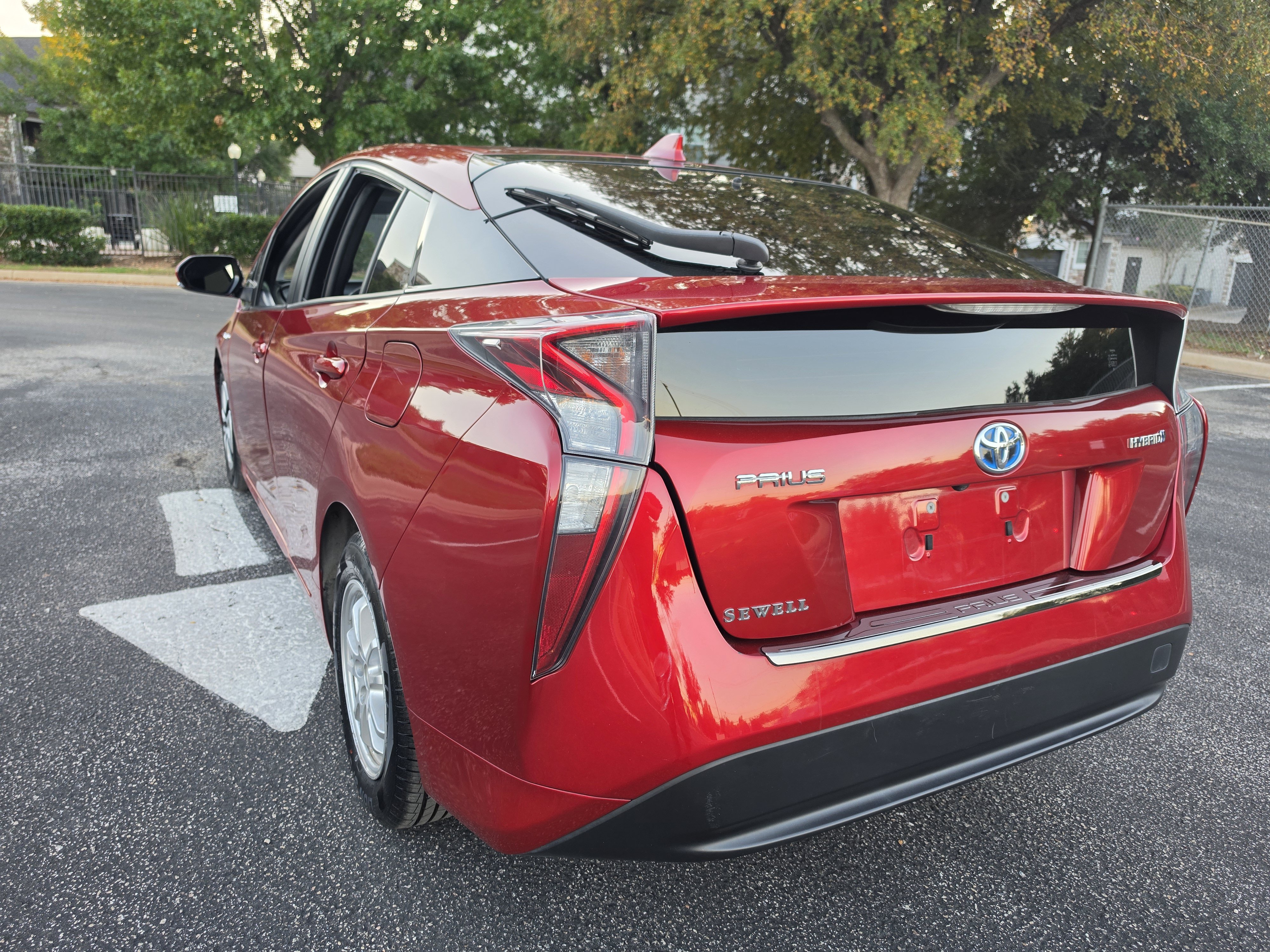 Used 2016 Toyota Prius Four FWD image 5