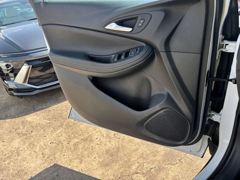 Used 2025 Buick Encore GX Preferred FWD image 18
