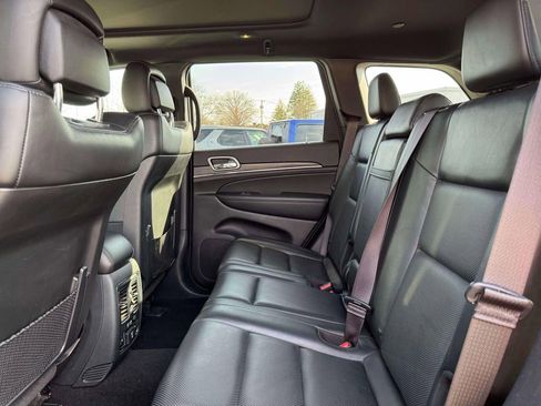 Used 2019 Jeep Grand Cherokee Limited w/ Luxury Group II image 11