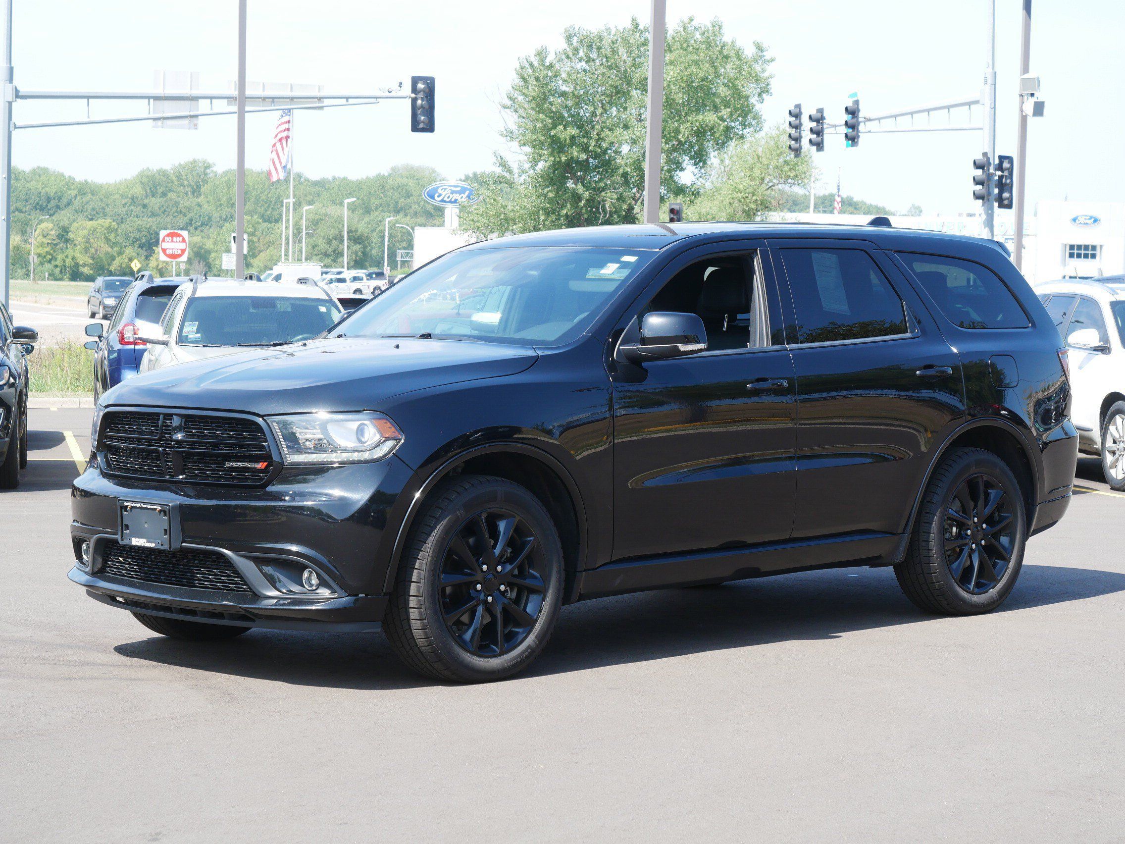 Used 2017 Dodge Durango GT w/ Blacktop Package AWD/4WD image 2