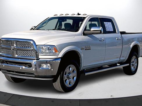 Used 2016 RAM 2500 Laramie w/ Convenience Group image 4