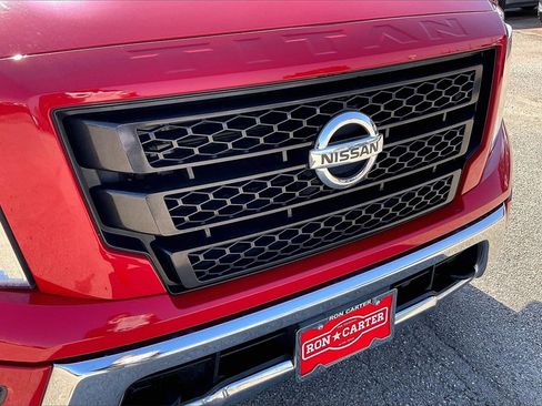 Used 2021 Nissan Titan SV image 33