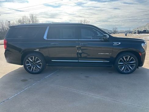Used 2022 GMC Yukon XL Denali w/ Denali Ultimate Package image 6