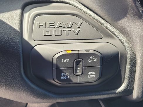 New 2026 RAM 2500 Big Horn AWD/4WD image 18