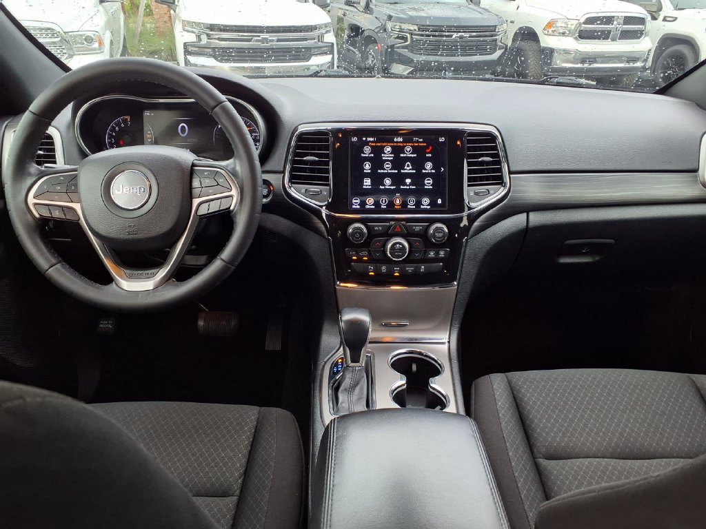Used 2022 Jeep Grand Cherokee Laredo E RWD image 18