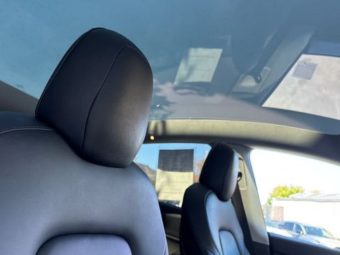 Used 2022 Tesla Model Y Performance AWD/4WD image 18