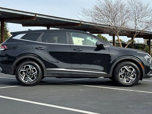 Used 2024 Kia Sportage LX image 10