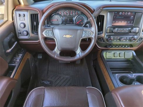 Used 2018 Chevrolet Silverado 2500 High Country w/ Duramax Plus Package image 16