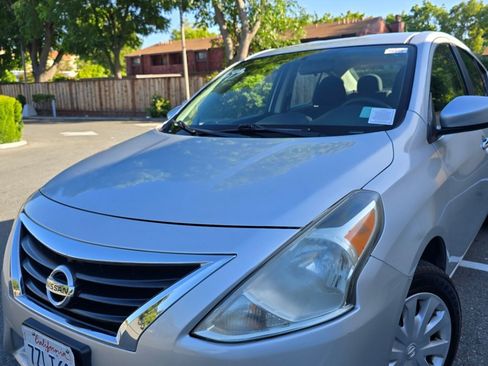 Used 2017 Nissan Versa SV FWD image 1