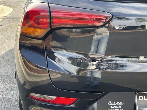 Used 2021 Buick Encore GX Preferred w/ Sport Touring Package image 12