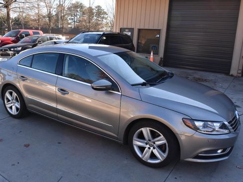 Used 2013 Volkswagen CC Sport image 15