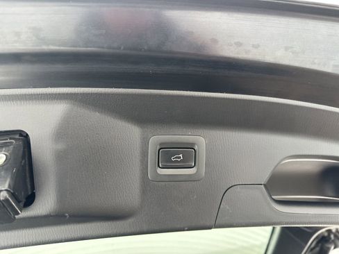 Used 2018 MAZDA CX-9 Touring image 31