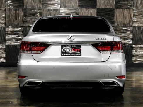 Used 2014 Lexus LS 460 w/ Comfort Package RWD image 9