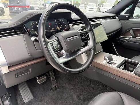 Used 2025 Land Rover Range Rover Long Wheelbase SE AWD/4WD image 21