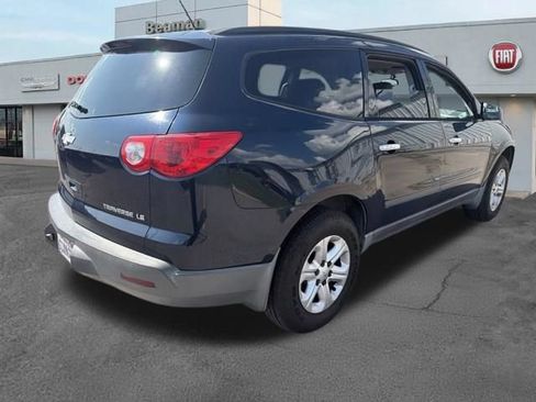 Used 2011 Chevrolet Traverse LS FWD image 4