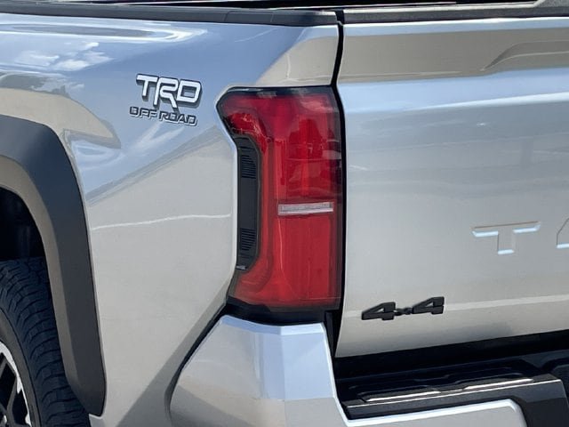 Used 2025 Toyota Tacoma TRD Off-Road AWD/4WD image 6