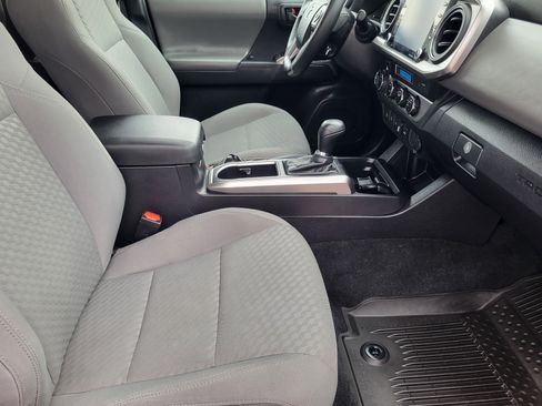 Certified 2023 Toyota Tacoma SR5 AWD/4WD image 11
