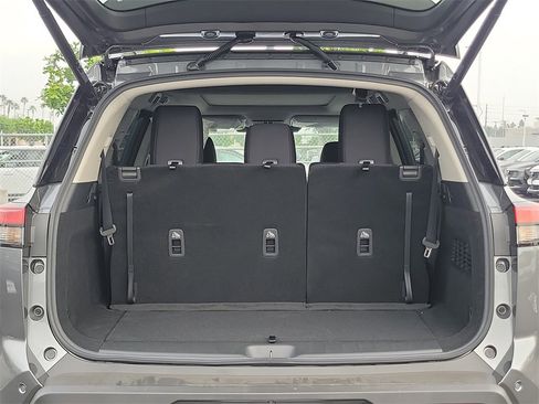 New 2025 Nissan Pathfinder SV w/ SV Premium Package image 16