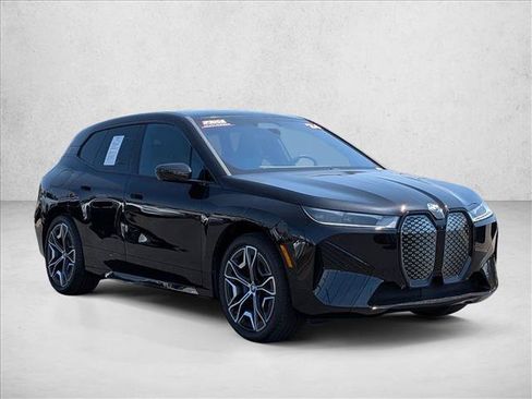 Used 2024 BMW iX xDrive50 w/ Premium Package AWD/4WD image 3