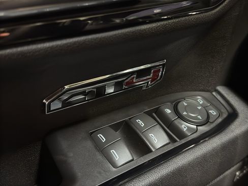Used 2025 GMC Sierra 1500 AT4 w/ AT4 Premium Package AWD/4WD image 39