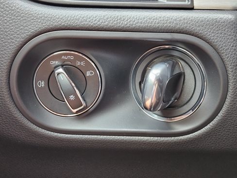 Certified 2026 Porsche Macan AWD/4WD image 21