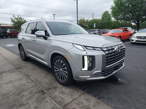Used 2024 Hyundai Palisade Calligraphy AWD/4WD image 2