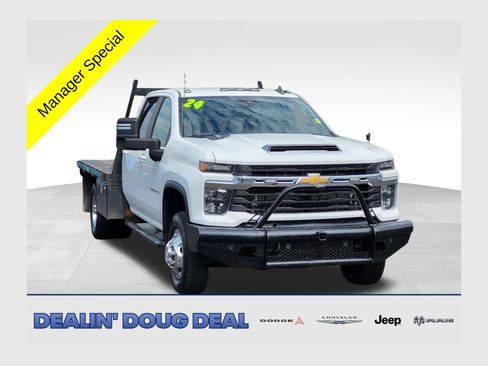 Used 2024 Chevrolet Silverado 3500 LT w/ Convenience Package AWD/4WD image 1
