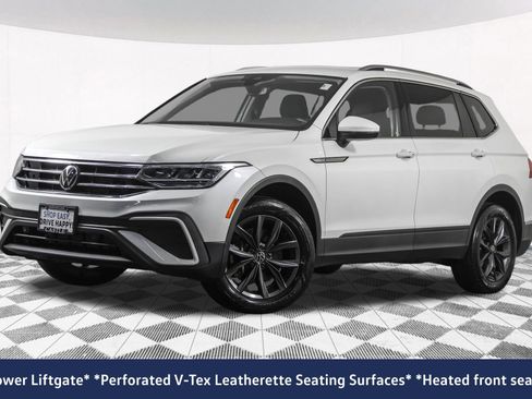 Used 2023 Volkswagen Tiguan SE FWD image 2