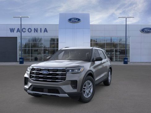 New 2026 Ford Explorer Active image 2