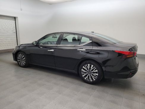 Used 2023 Nissan Altima 2.5 SV FWD image 3